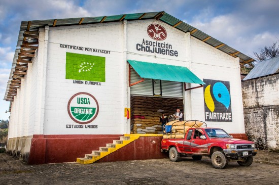 Bio- und Fairtrade-Zertifizierungen am Lagerhaus