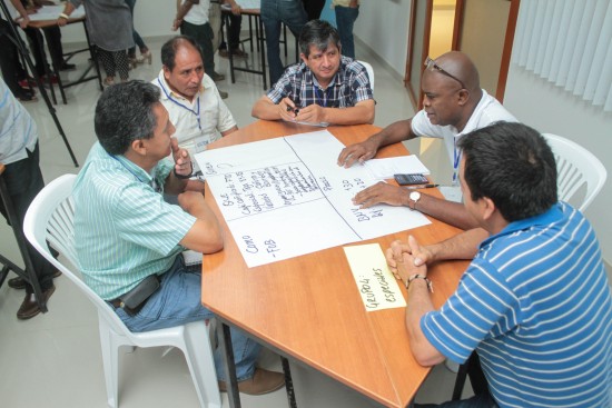 Workshop-Teilnehmer während eines Trainings zur Steuerung von Preisrisiken in Peru.